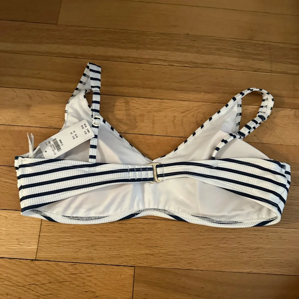 NWT Hollister Ribbed V-Neck Scoop Bikini Top - Picture 4 of 5